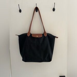 Black longchamp tote